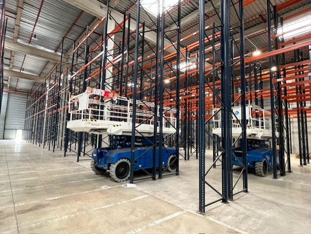 Entrepôt logistique de 25 000 m² équipé de racks à palettes avant rachat et démontage complet – Hauts-de-France